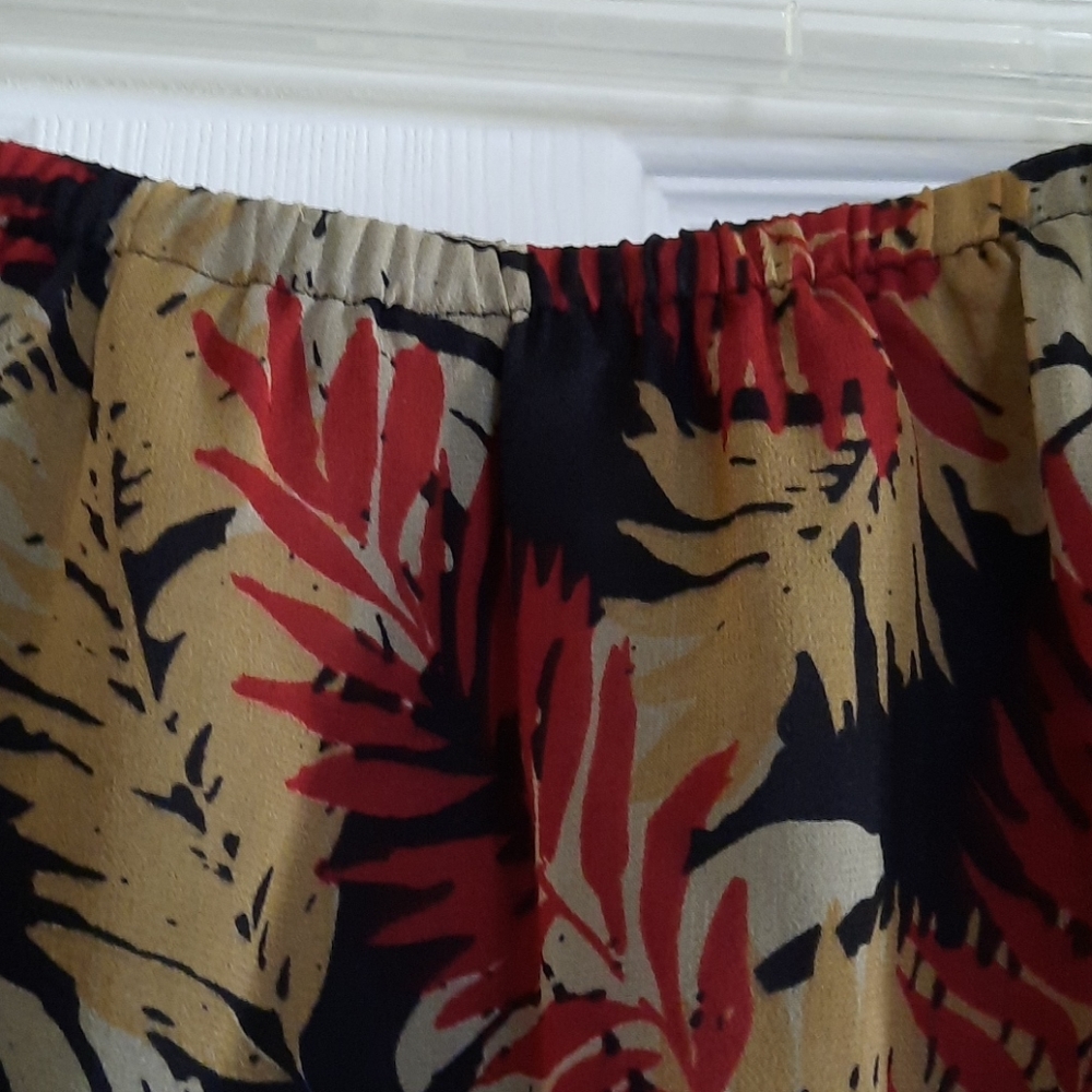 Skirt - Picture 2 of 4